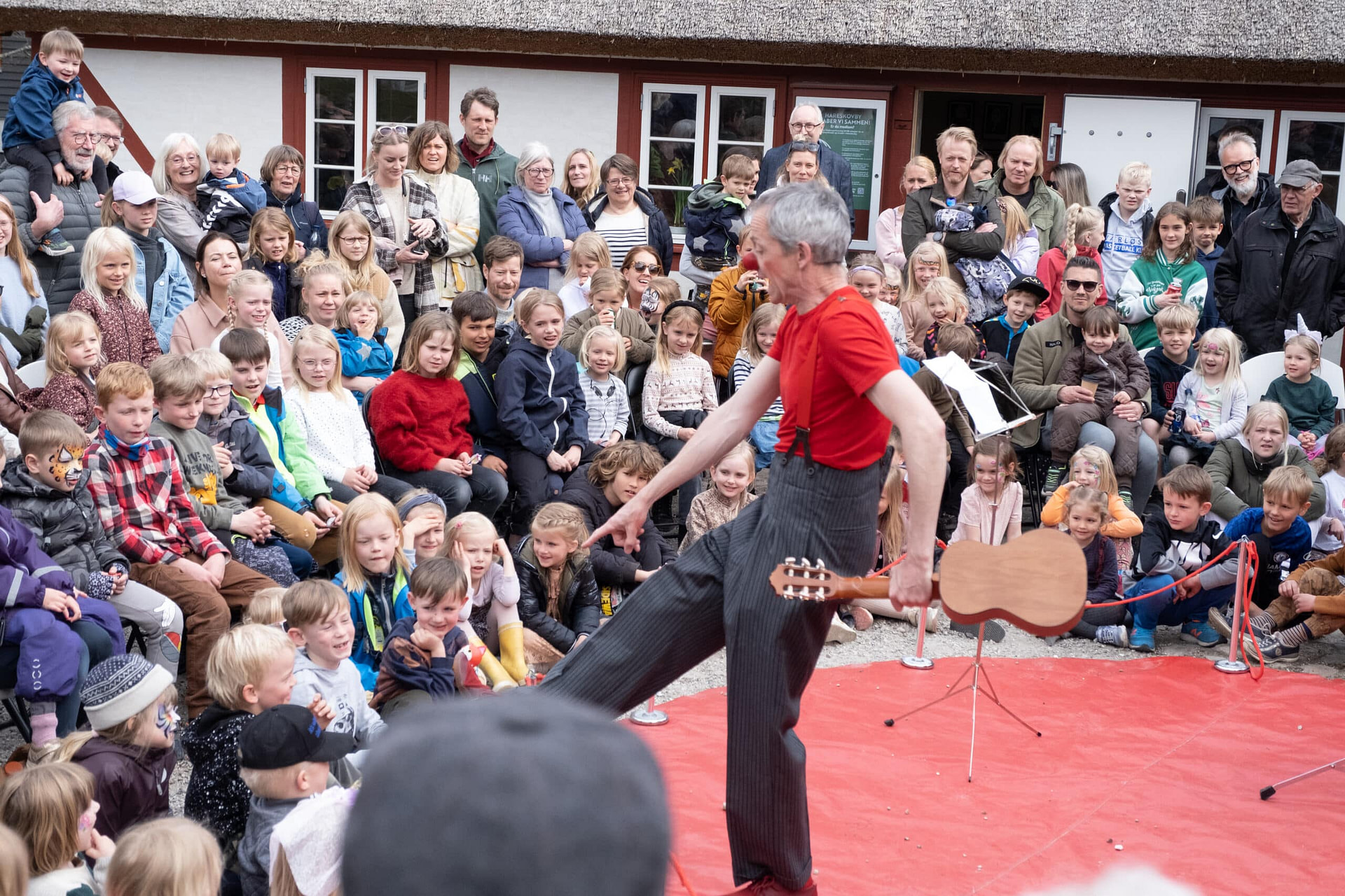 Klovnen Tapé-DSCF8782 Klovnen Tapé optræder med sin en-mands-cirkus-forestilling